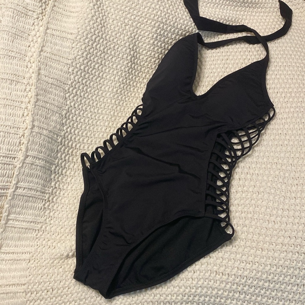 Kenneth Cole New York, Size Small Swim Suit
